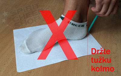 Držte tužku kolmo, ne šikmo!